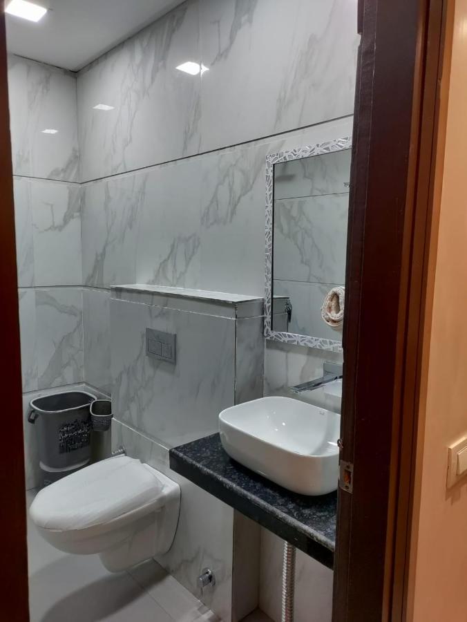 Hotel Luxuria Ludhijána Exteriér fotografie