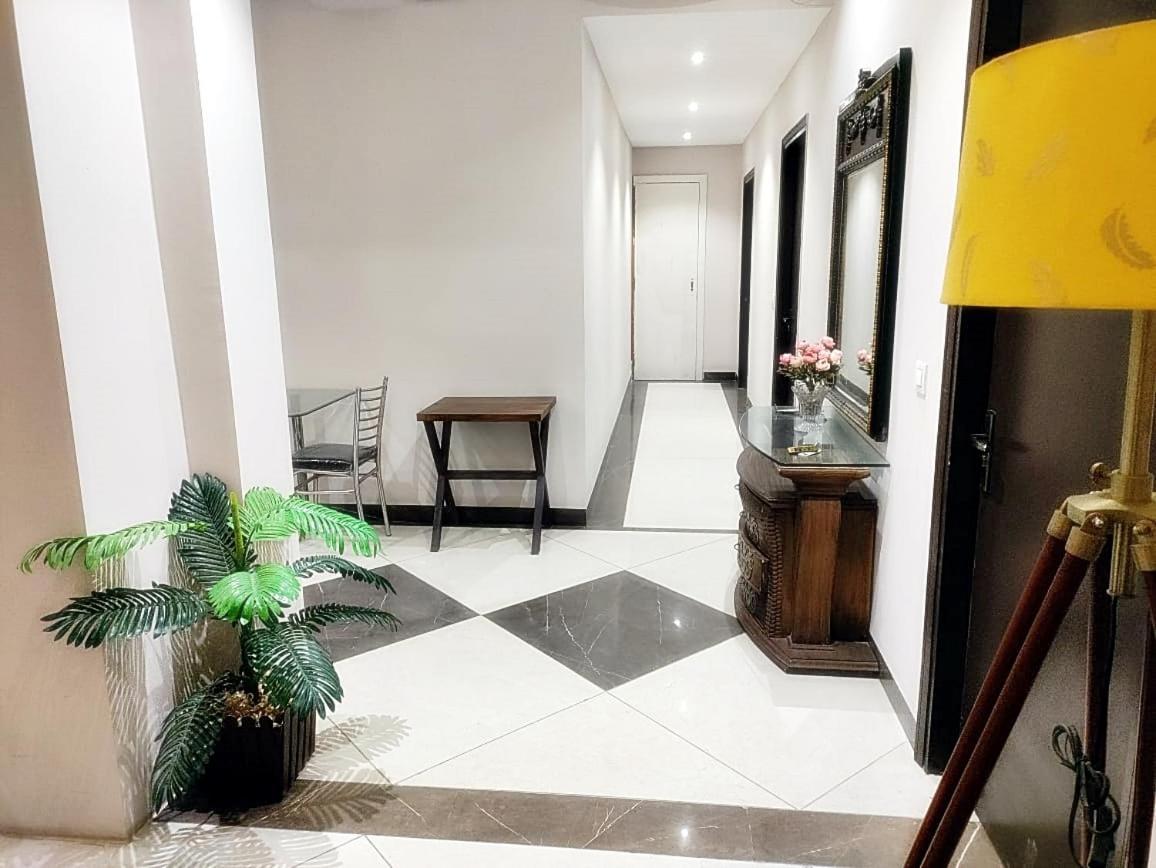 Hotel Luxuria Ludhijána Exteriér fotografie