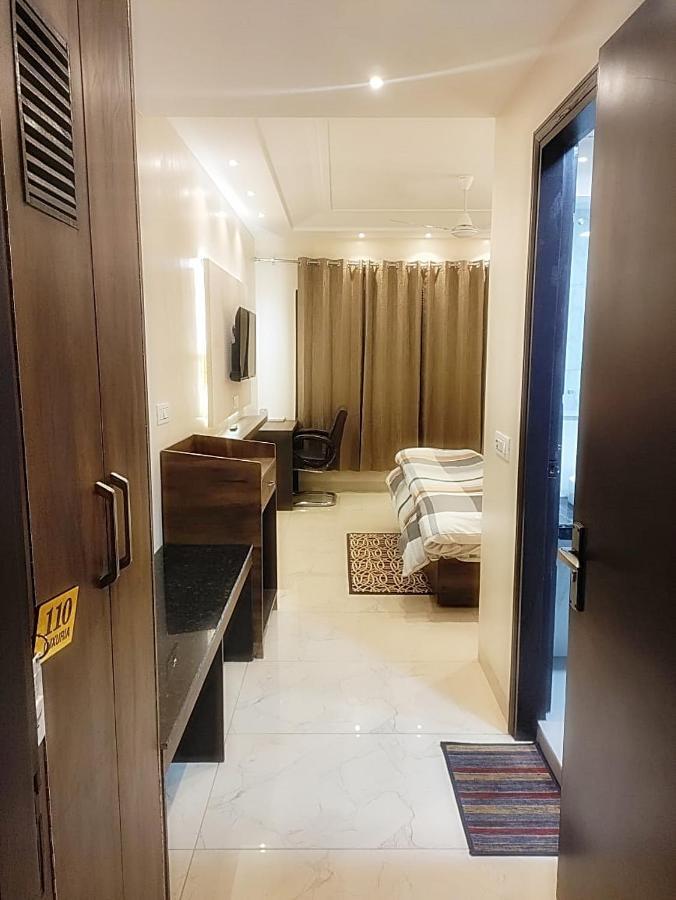 Hotel Luxuria Ludhijána Exteriér fotografie