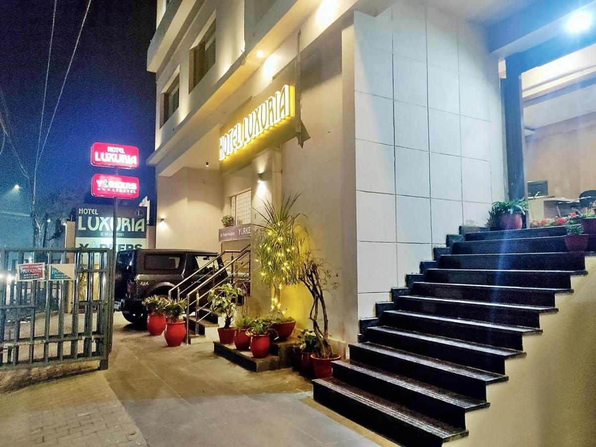 Hotel Luxuria Ludhijána Exteriér fotografie