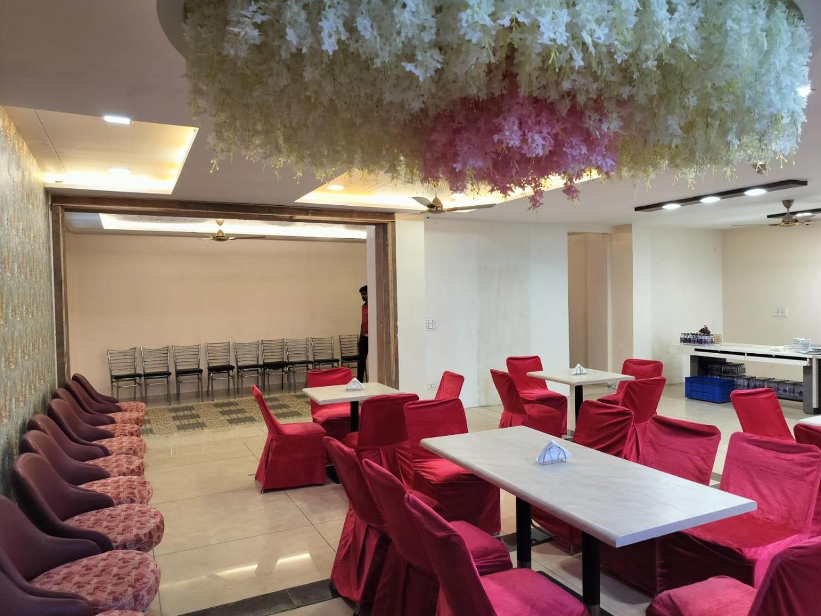 Hotel Luxuria Ludhijána Exteriér fotografie