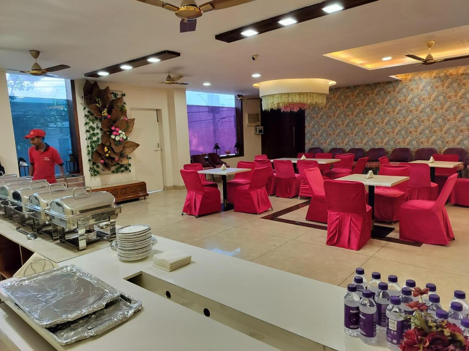 Hotel Luxuria Ludhijána Exteriér fotografie